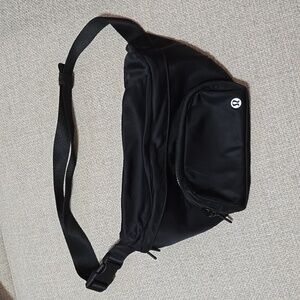 Lululemon Fanny Pack, large